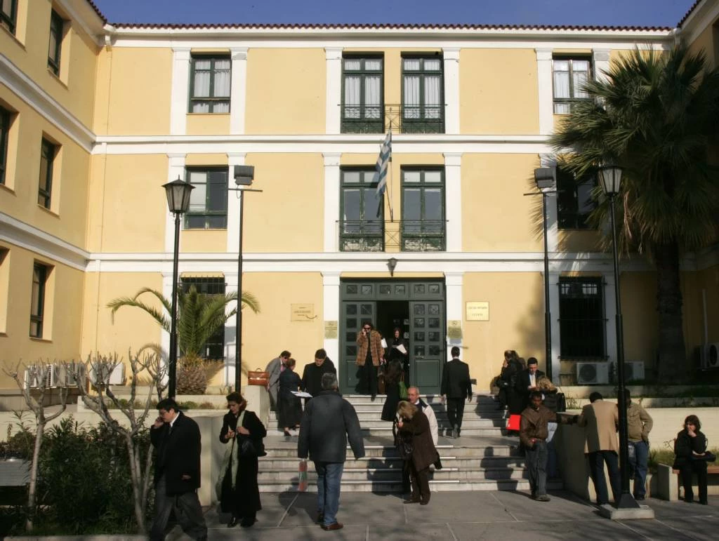 Έκτακτο: Ύποπτο αντικείμενο εντοπίστηκε στα δικαστήρια της Ευελπίδων